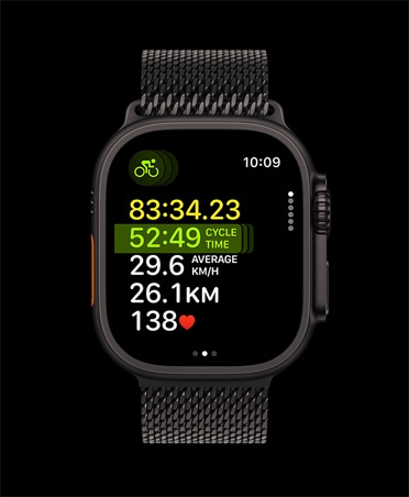 Apple Watch Ultra 3, černá barva, titanové pouzdro, kombinované cvičení, řemínek, černý milánský tah