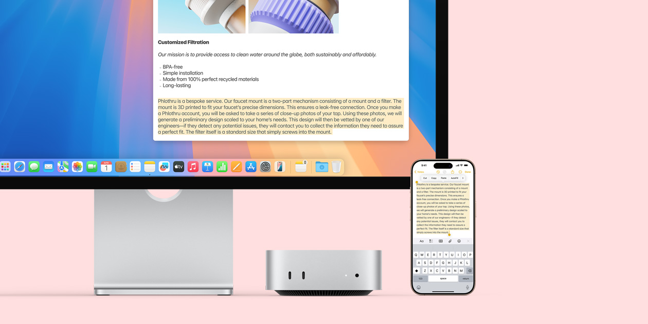 Mac 顯示器、銀色 Mac mini 和 iPhone 排成一行，顯示器和 iPhone 螢幕上展示通用剪貼板功能，從一部 Apple 裝置複製內容貼至另一部裝置。