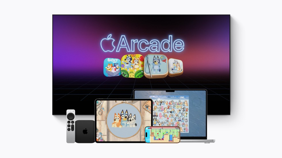Apple Arcadeのブルーイとのクロスオーバーイベントが表示されているApple TVと、そのそばにあるiPad、Mac、iPhone。
