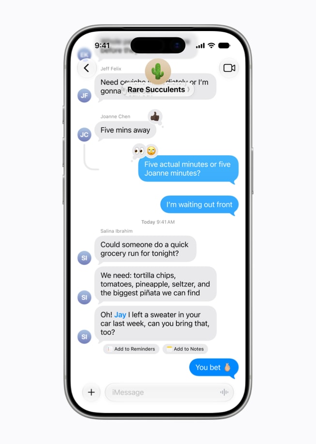 Tela de um iPhone 17 Pro mostra uma conversa no app Mensagens com sugestões para Adicionar a Lembretes e Adicionar a Nota com base no texto.