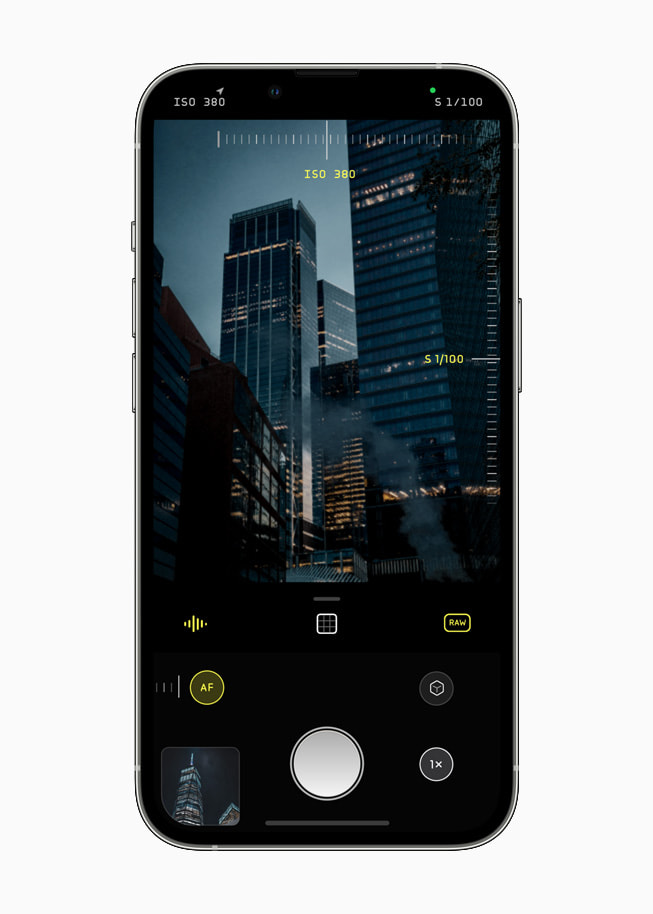 Halide Mark II running on iPhone 13 Pro in silver.