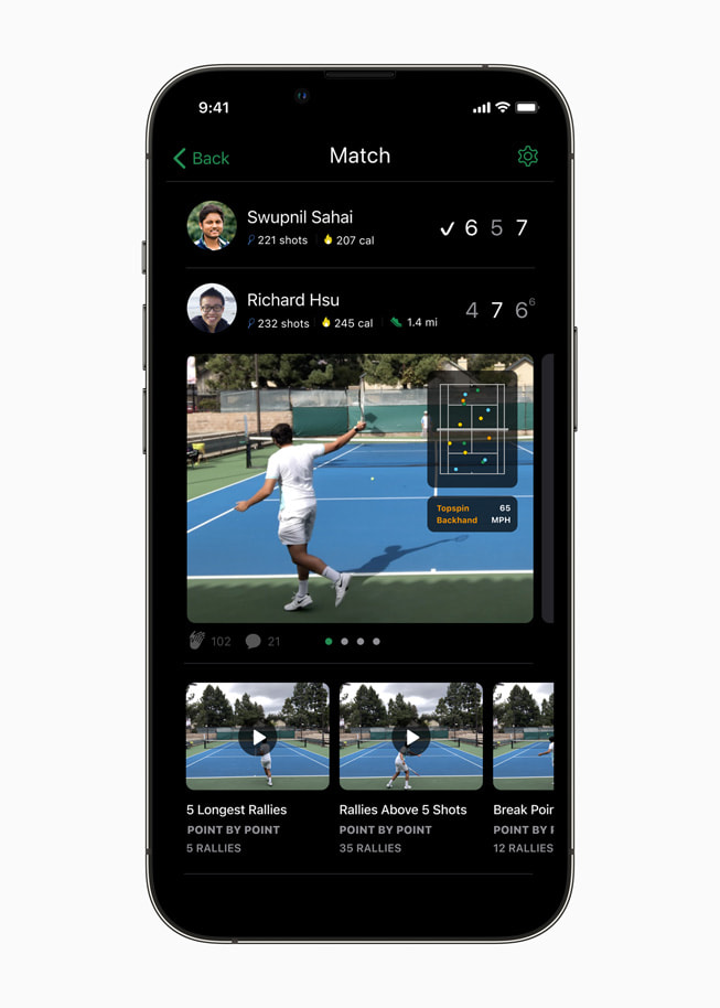 SwingVision-skærmen til sammenligning af spillere vist på iPhone. Den viser statistik for to spillere i en tenniskamp.