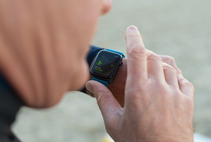 Scott Leason commence son entraînement de surf avec sa Apple Watch Series 4.