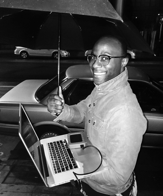 Barry Jenkins dans la publicité d’Apple « Derrière le Mac ».