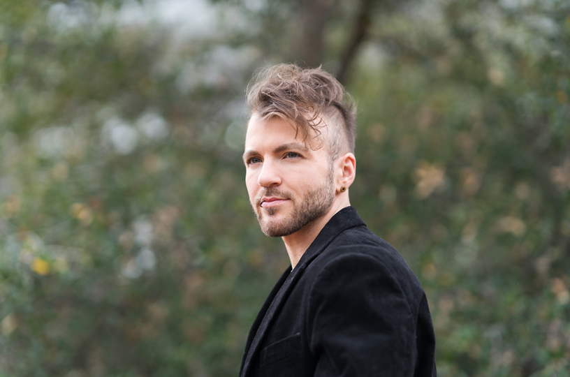 Un portrait d’Aydian Dowling, cofondateur de Point of Pride.