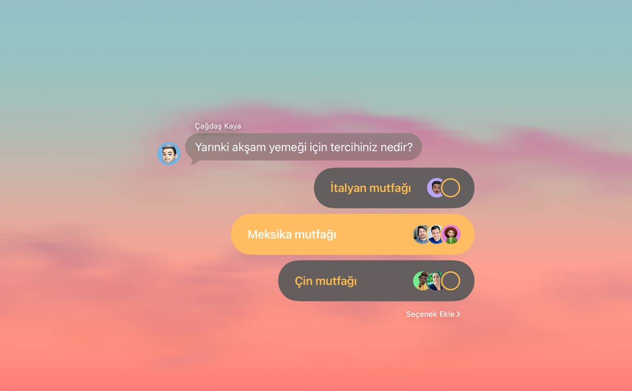Mesajlar’daki oylama ve arka plan özellikleri görülüyor, grup sohbetindeki kişiler akşam yemeğinde ne yeneceğini oyluyor