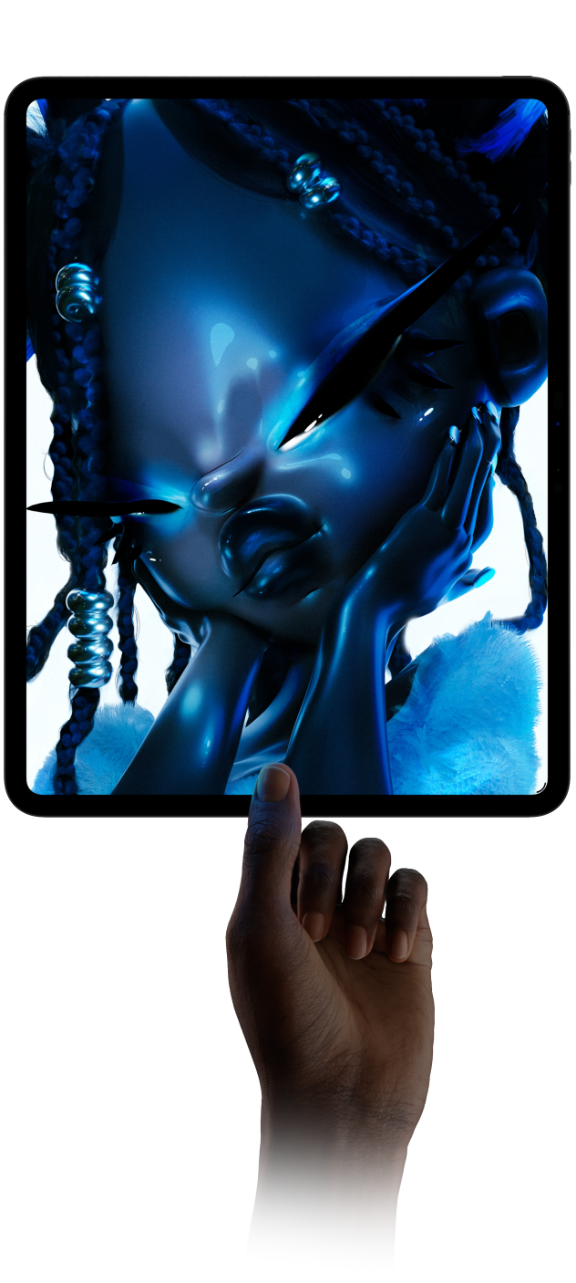 iPad Pro, esikülg, horisontaalpaigutus, kosmosemust värv, ümarad nurgad, ekraani must serv, ekraanil digitaalkunst futuristlikust sinise naha ja patsidega karakterist, käsi hoidmas iPad Prod altpoolt pöidla ja nimetissõrme vahel, näitamas õhukest disaini