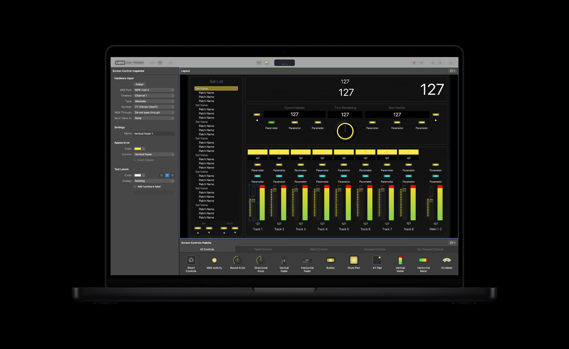 MacBook Pro รุ่น 16 นิ้ว, หน้าจอแสดงพื้นที่ทำงานของ Logic Pro พร้อมเลย์เอาท์, ตัวตรวจสอบตัวควบคุมหน้าจอทางด้านซ้าย และแผงตัวควบคุมหน้าจอด้านล่าง